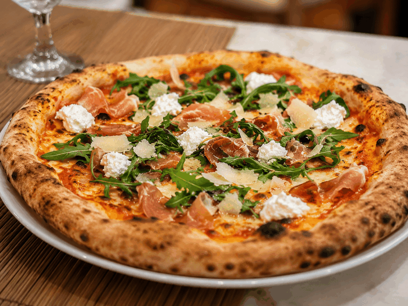La Partenope prosciutto and rocket pizza in Corfu